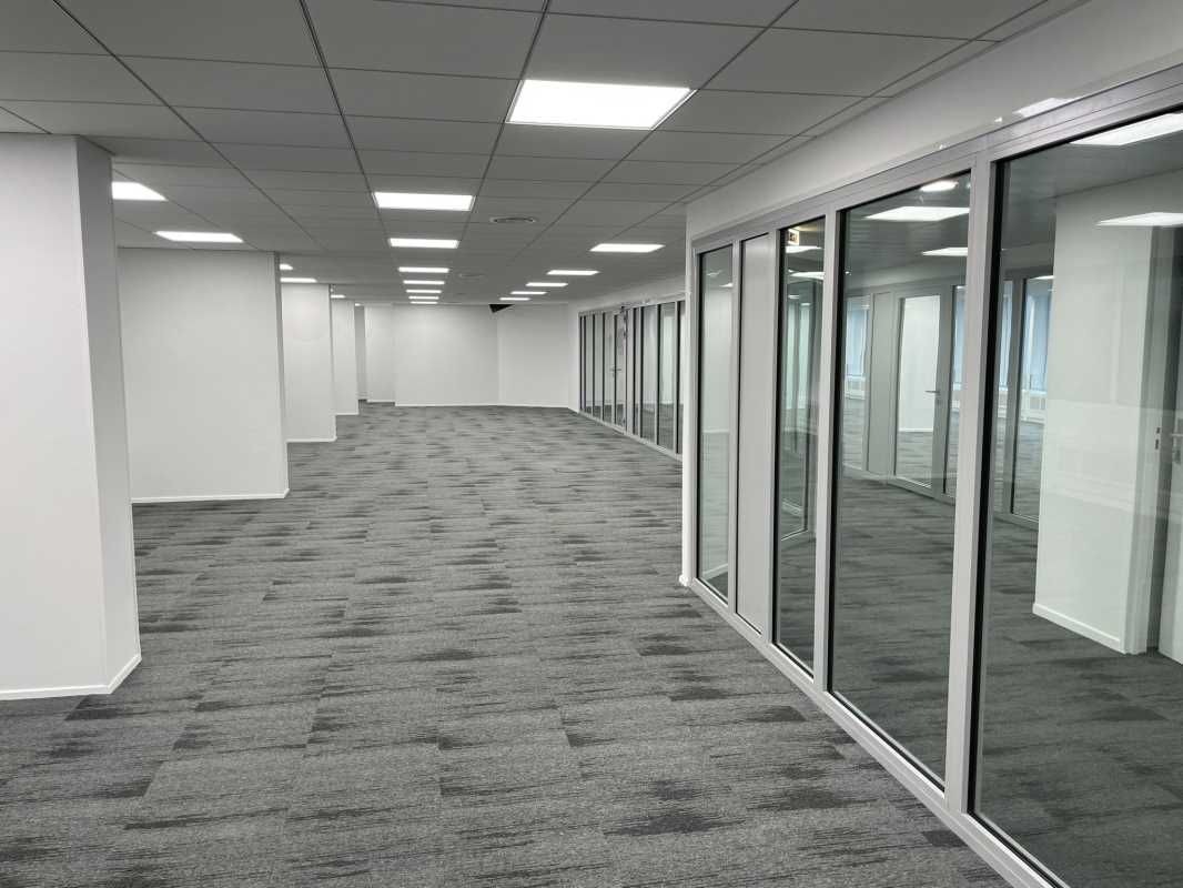 Au pied de la Gare de Lyon, dans un immeuble gran