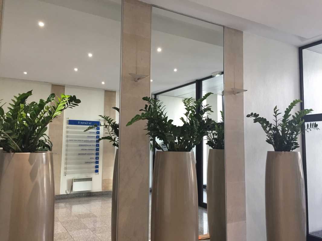 A proximité immédiate du périphérique Porte de Ba