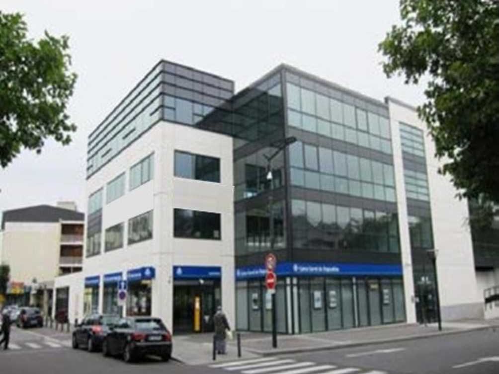 Au pied du RER E "Chelles-Gournay", G2B REAL ESTA