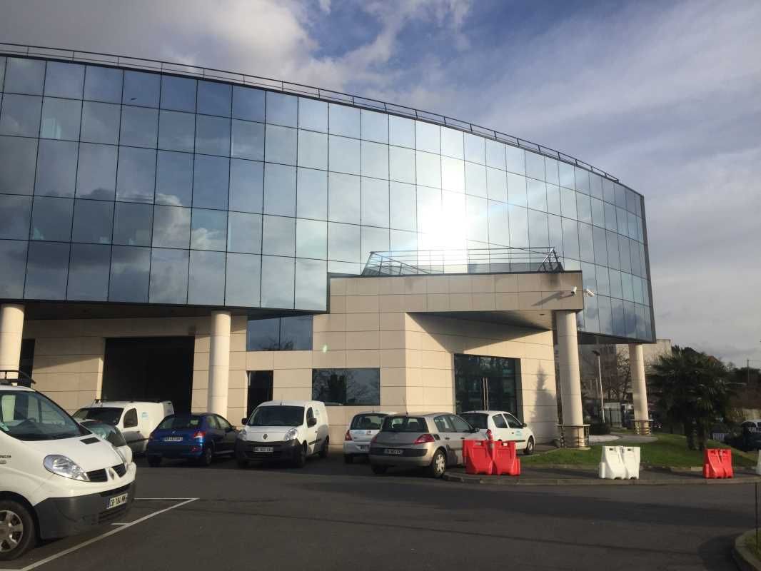 Dans un immeuble de bon standing, à proximité de 