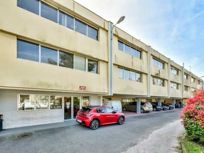 Au sein de la Zone Industrielle des Chanoux, G2B 