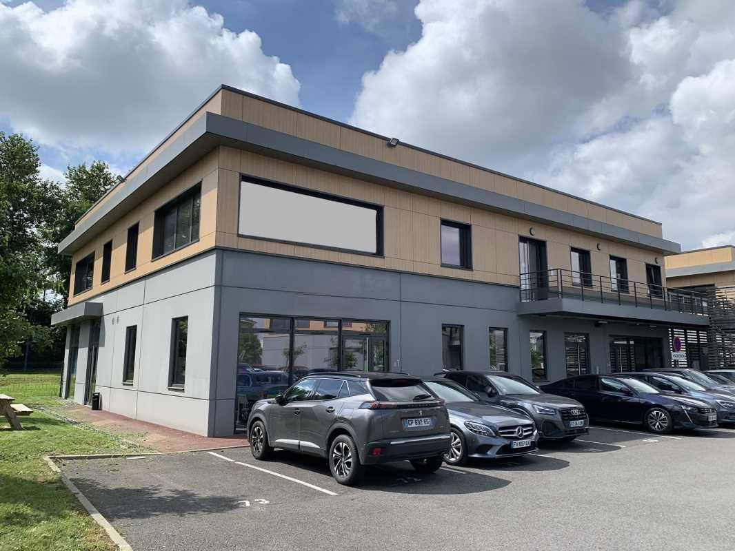 Dans un parc clos et sécurisé composé de 4 immeub