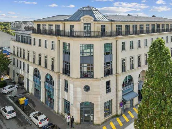 A proximité des axes routiers (autoroutes A4 et A