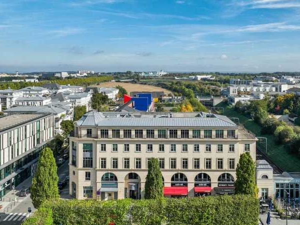 A proximité des axes routiers (autoroutes A4 et A