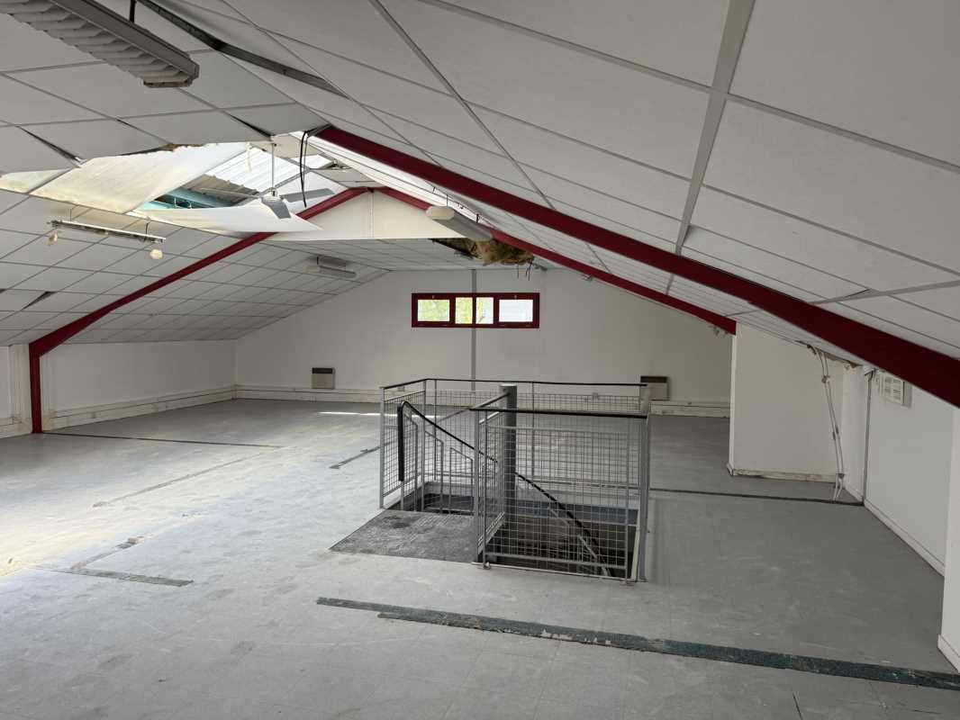 Dans un parc gardienné à proximité immédiate de l