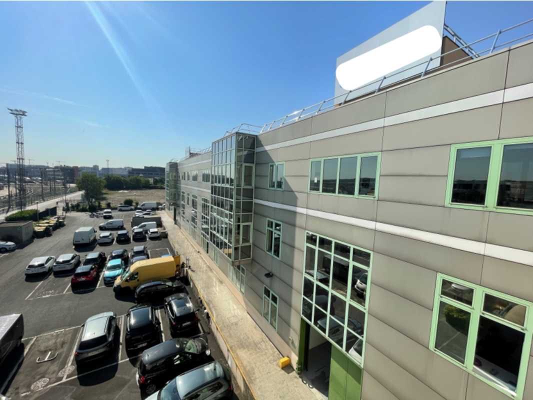 Dans un parc gardienné à proximité du boulevard p