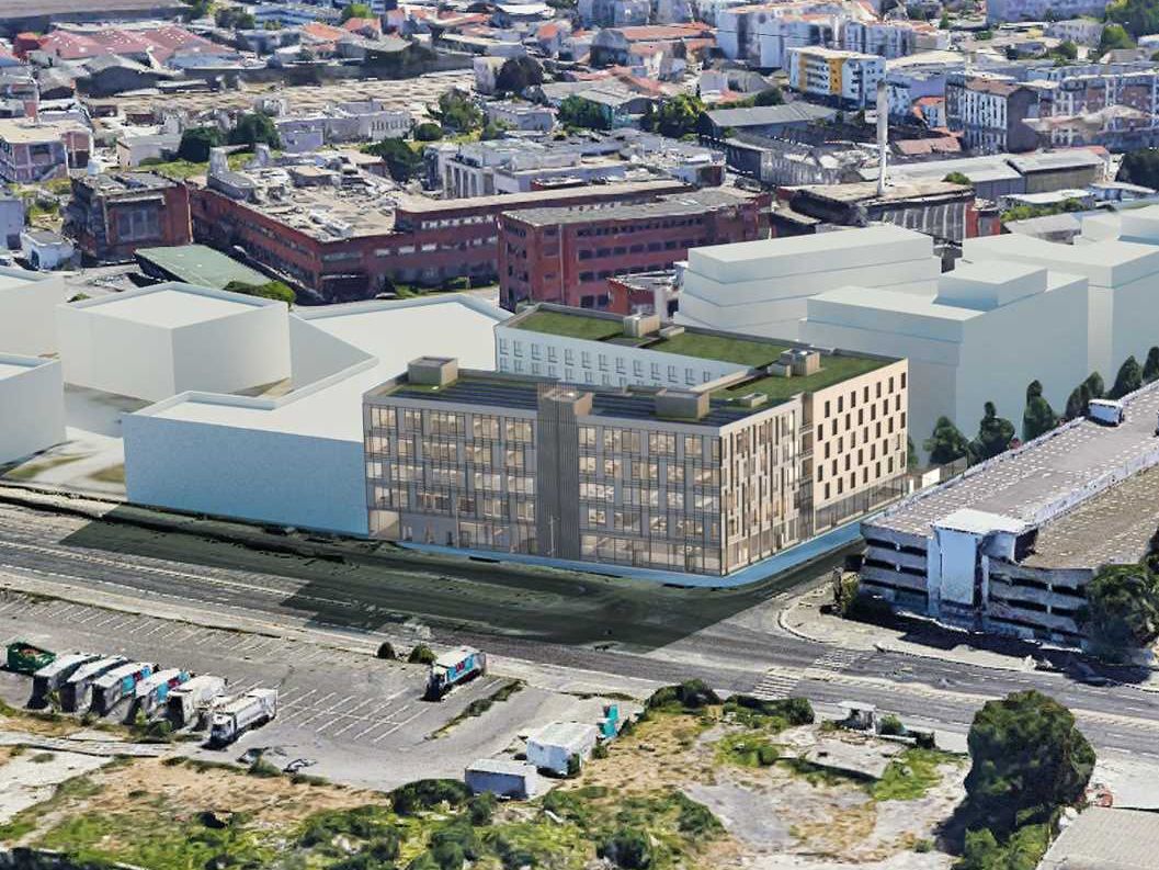 A 600 m de la station de métro Raymond Queneau (l