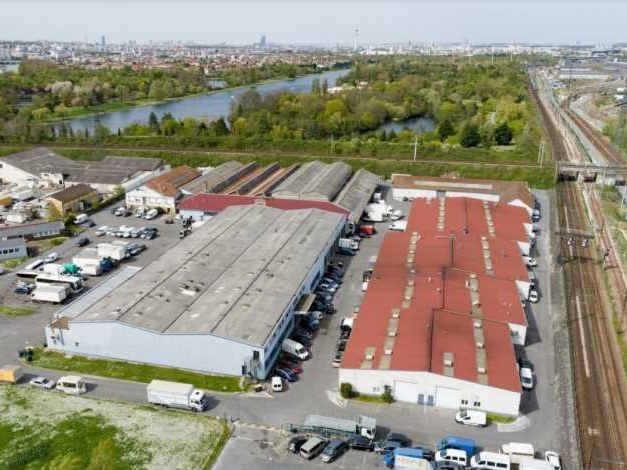 Au sein de la ZA des Flandres, G2B REAL ESTATE vo