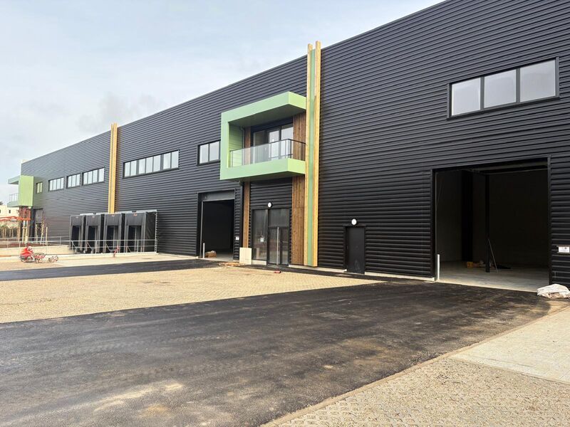 A proximité des axes routiers, dans la Zac Notre 