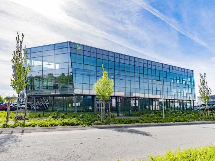 A proximité de l'autoroute A4 G2B REAL ESTATE vou