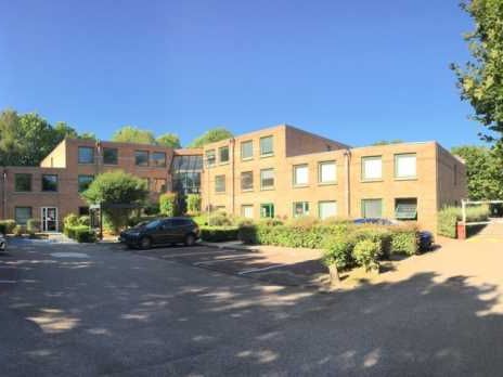 A proximité de l'autoroute A4, G2B REAL ESTATE vo