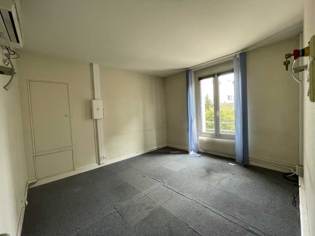 G2B REAL ESTATE vous propose à la vente un immeub