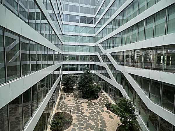 Bureaux d'exception à louer à Bagnolet, offrant 2