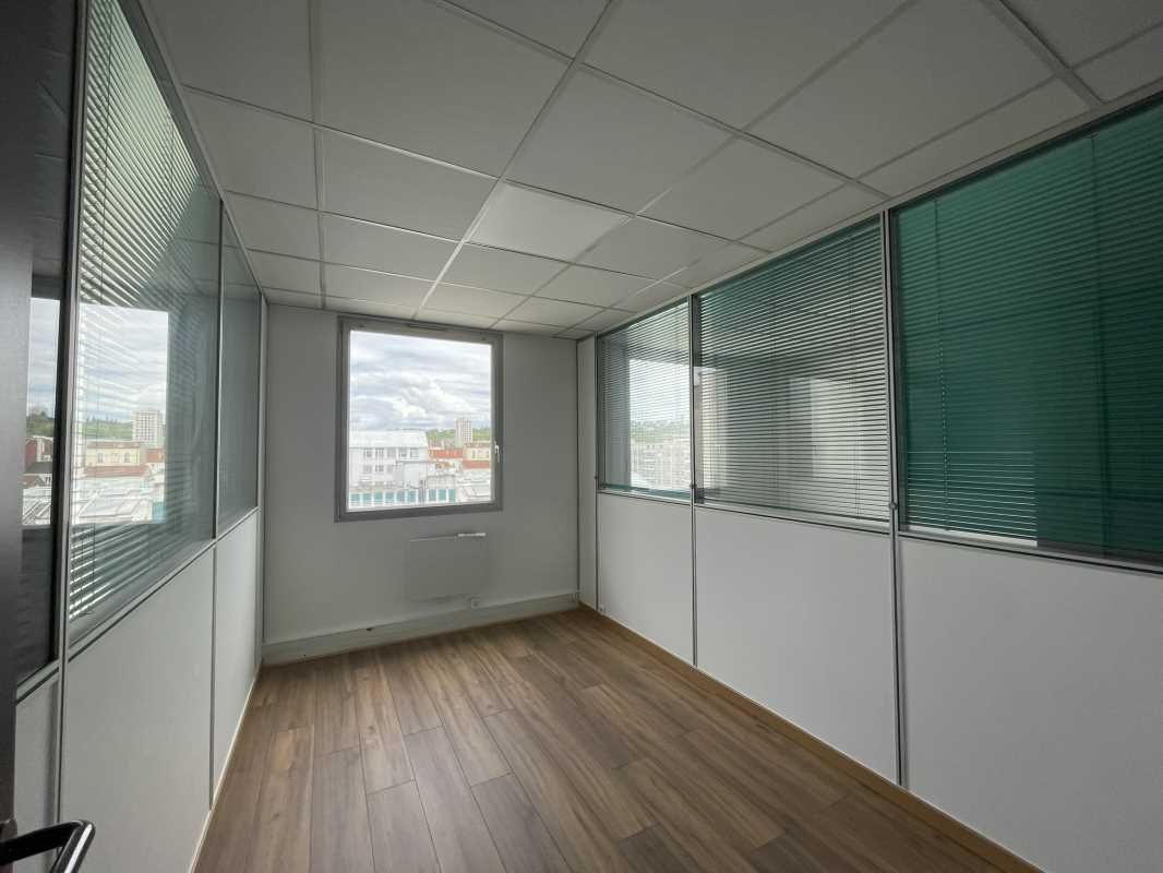 A toute proximité du métro et à 800 mètres de Par