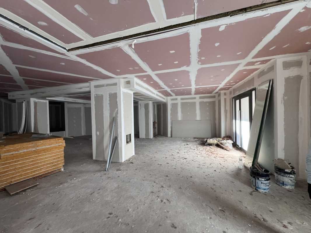 Co-exclusivité :  A proximité de la porte d'Auteu