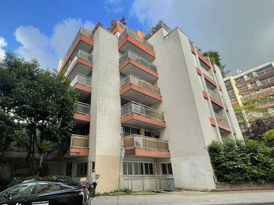 Au sein d'un immeuble mixte en copropriété des an