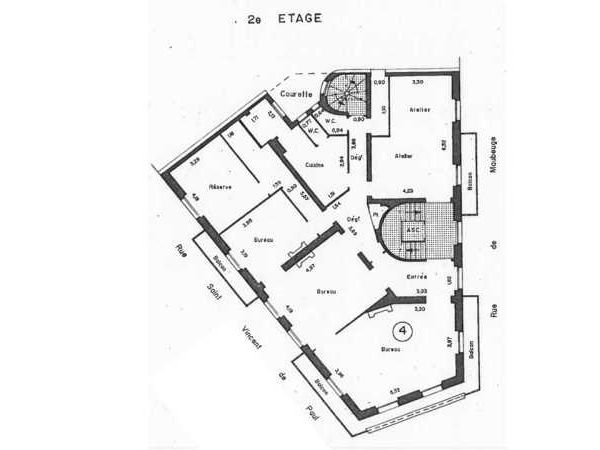 A proximité immédiate de la Gare du Nord, G2B REA