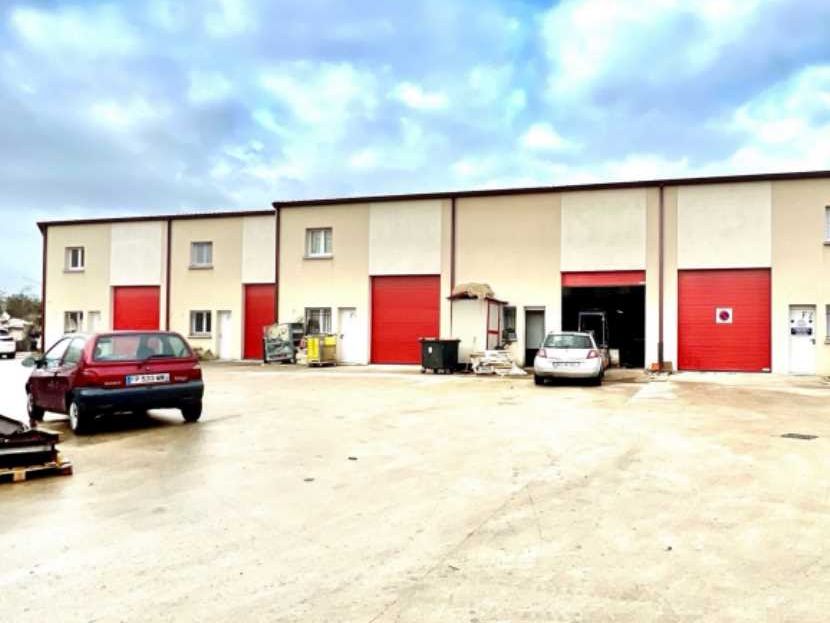 A proximité de l'autoroute A1, G2B REAL ESTATE vo