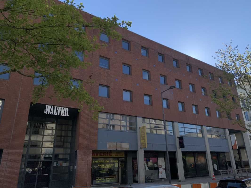 Proche des axes routiers de l'autoroute A4 et du 