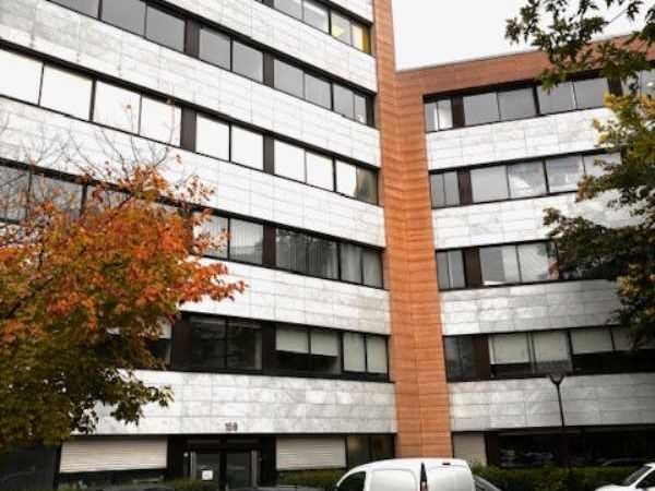 Dans un immeuble de bon standing, à proximité de 