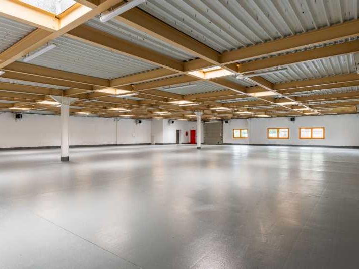 A proximité de l'autoroute A4, G2B REAL ESTATE vo