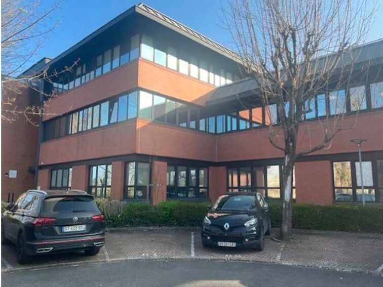 G2B Real Estate vous propose la location de surfa