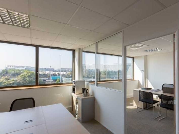 G2B REAL ESTATE vous propose à louer, plusieurs l