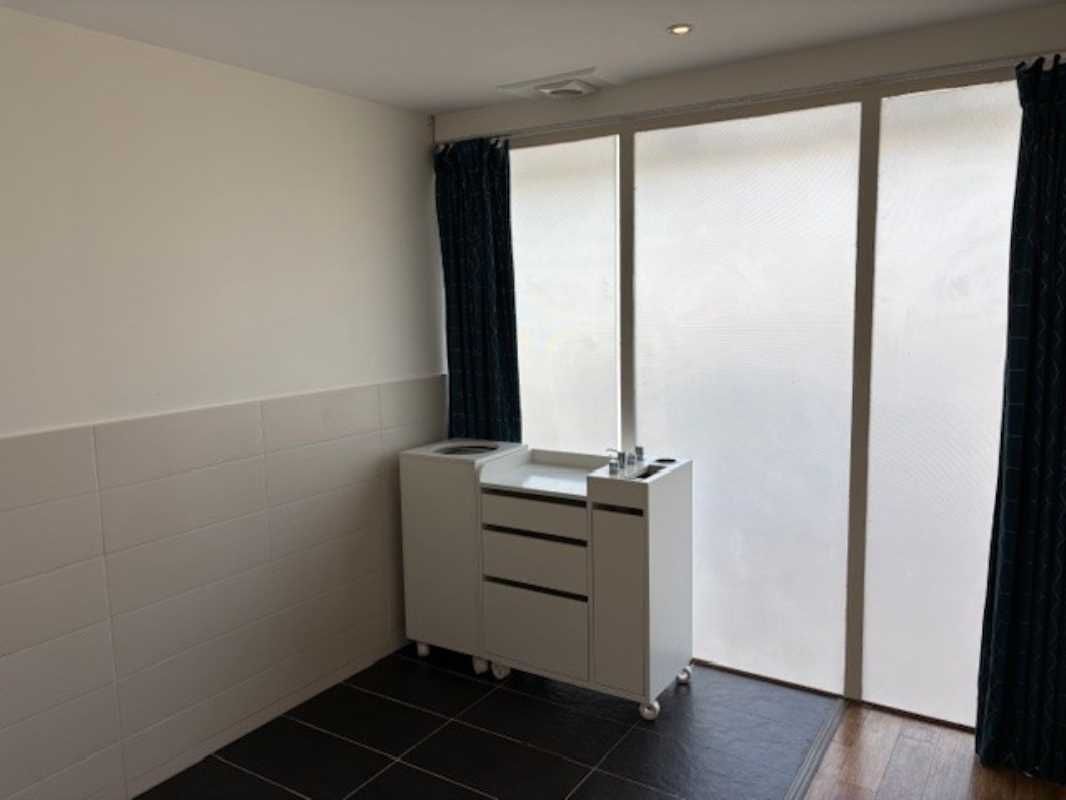 Situé en plein coeur du centre-ville d'Esbly, à d