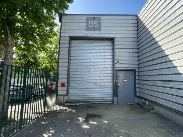 Au sein du Parc de la Croisée, G2B REAL ESTATE vo