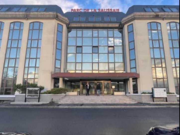 Au sein du Parc de la Saussaie, G2B REAL ESTATE v