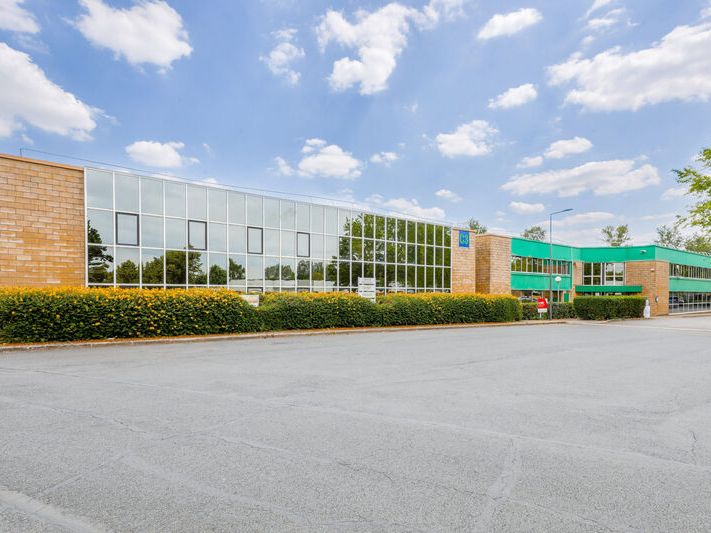 Nous vous proposons à proximité de l'autoroute A4