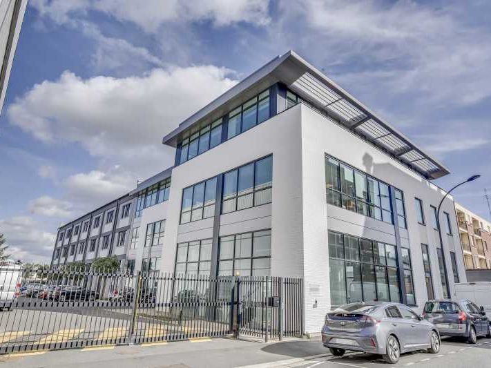 A proximité de Paris, entre les portes d'Ivry et 