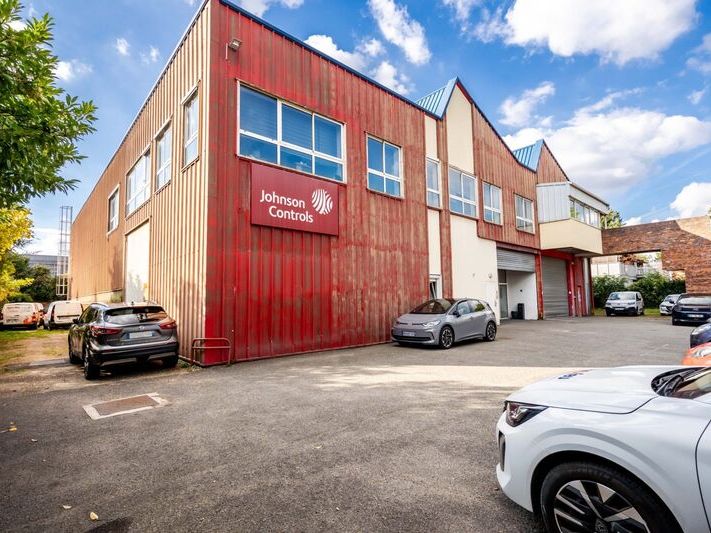 Nous vous proposons un bâtiment indépendant de 16