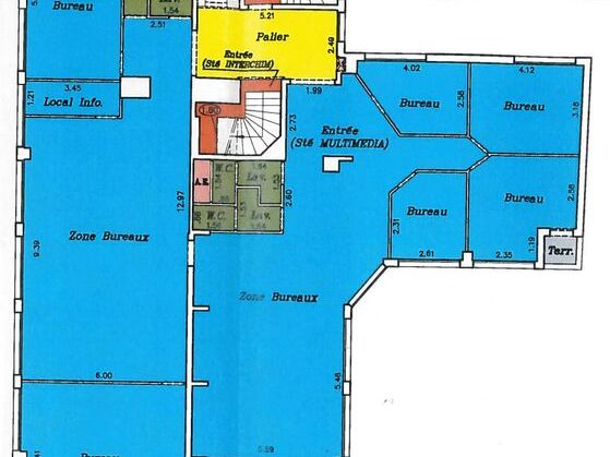 A proximité immédiate de la gare de Clichy-Levall