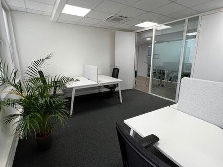 A proximité de la porte de Bercy et du métro lign