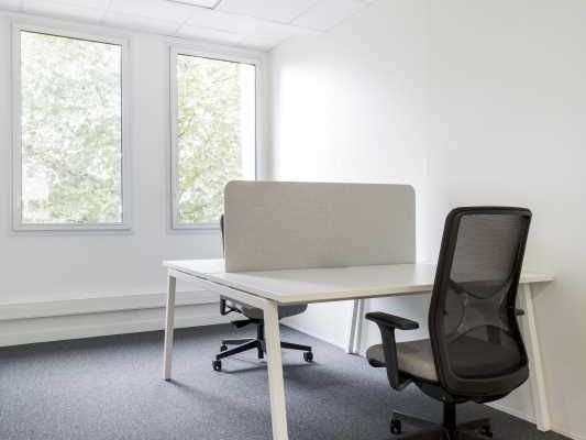 A proximité de la porte de Bercy et du métro lign