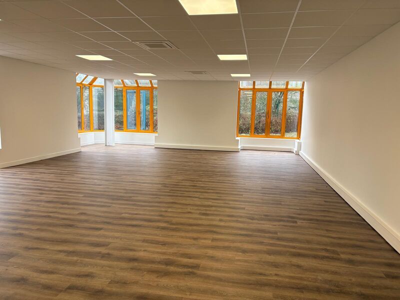 À proximité de l'autoroute A4, G2B REAL ESTATE vo