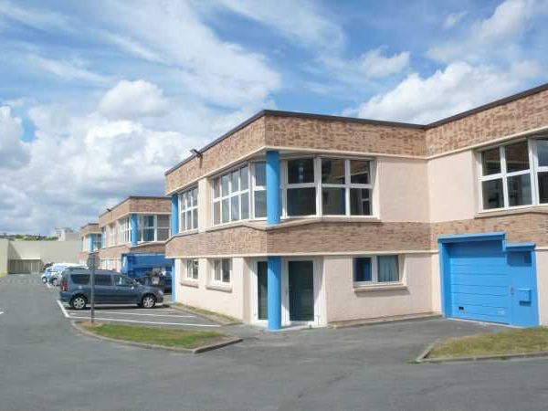 A proximité des transports en commun et du boulev