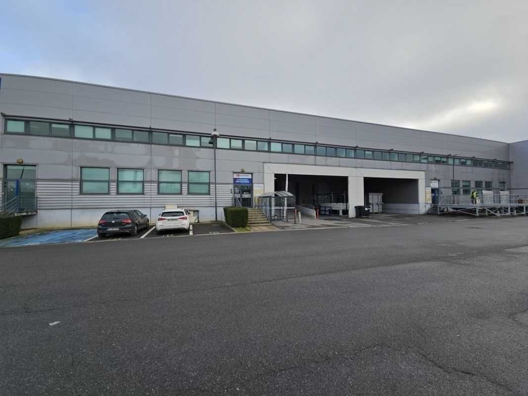 Au sein d'un parc clos et gardienné, G2B REAL EST