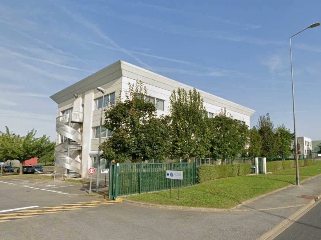 Nous vous proposons un bâtiment de bureaux indépe