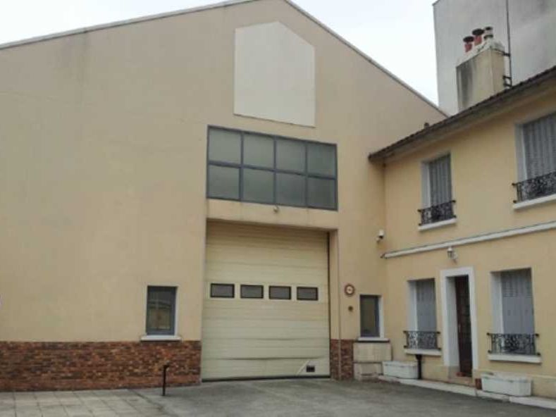 A deux pas du Périphérique et proximité du métro,