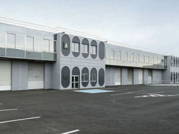 G2b Real Estate, vous propose un local à usage d'