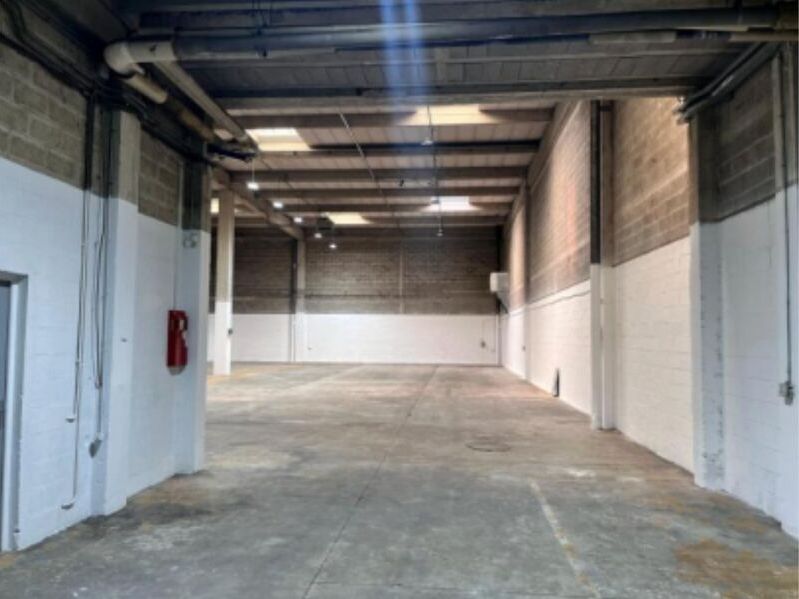 Nous proposons à la location des locaux d'activit