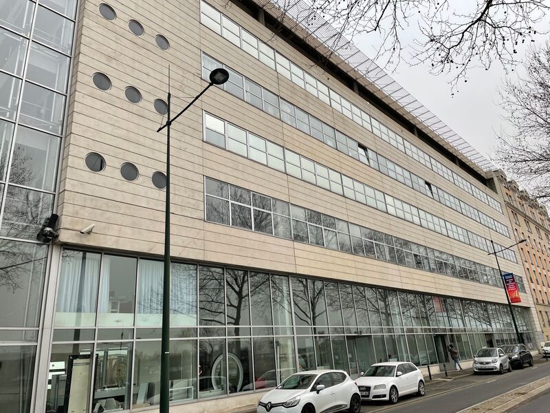 A Alfortville, dans un bel immeuble de bureaux R+