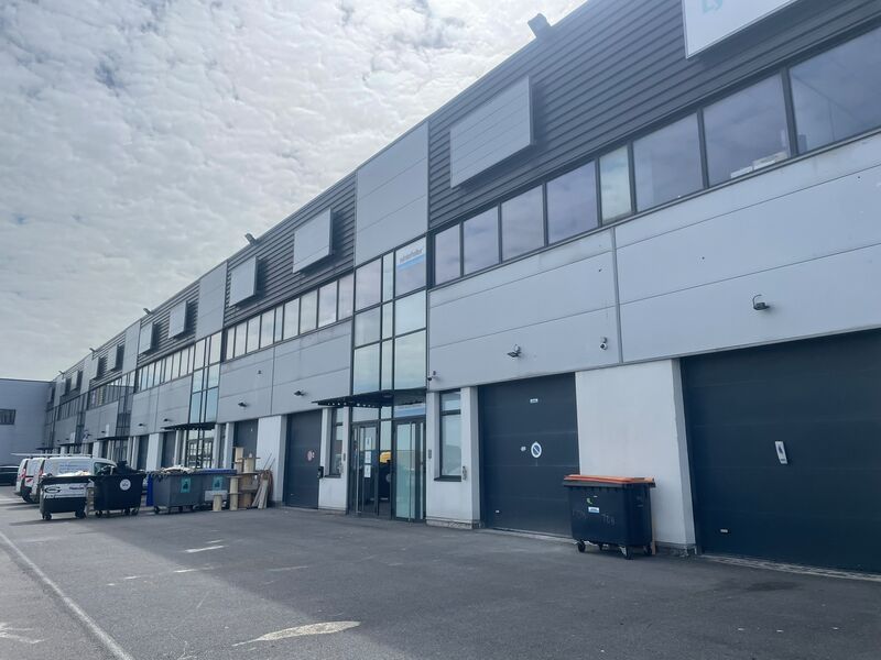 G2B Real Estate vous propose à la location deux l