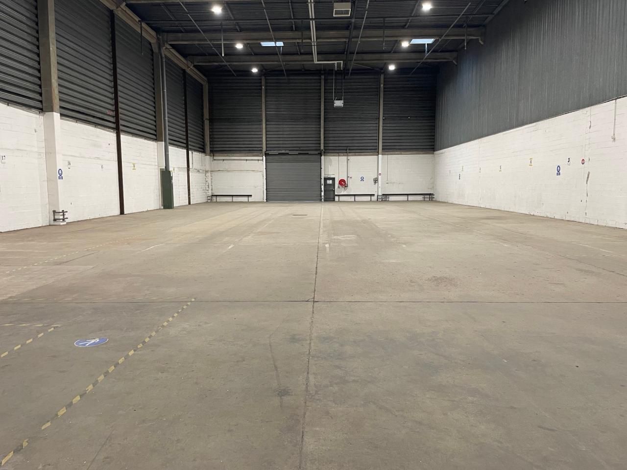 Location Entrepôts classe B 3482 m² divisibles 93600 Aulnay-sous-bois