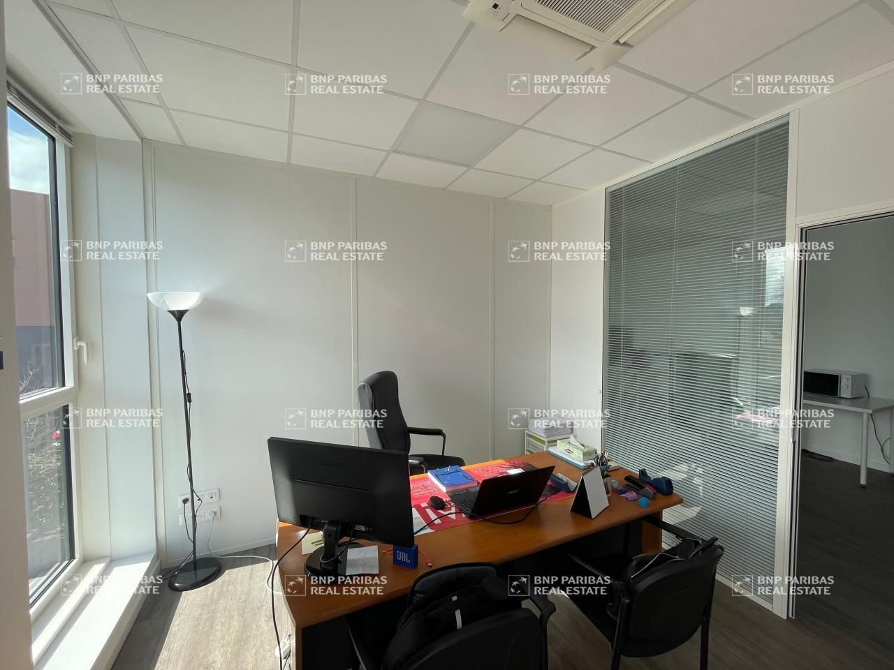 65 m² pour ce bureaux en vente à Orleans