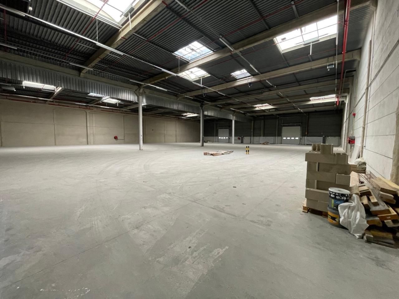 6744 m² pour cetentrepôts classe c en location à Saint-witz
