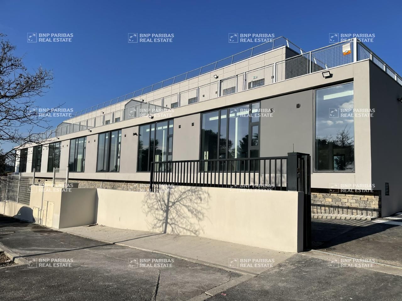 Location Bureaux 1565.87 m² divisibles 34980 Saint-clément-de-rivière