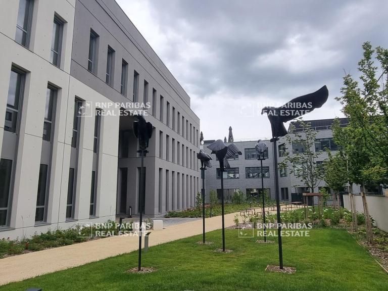 7156 m² pour ce bureaux en vente à Villeurbanne